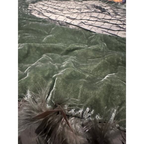 56" Luxury Velvet Silk Like Feathers Christmas Tree Skirt green Advance Concept - Picture 11 of 15